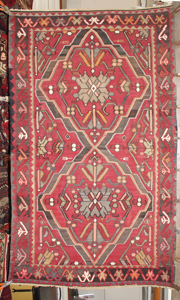 5'2 x 9'4 Russian Kuba Rug