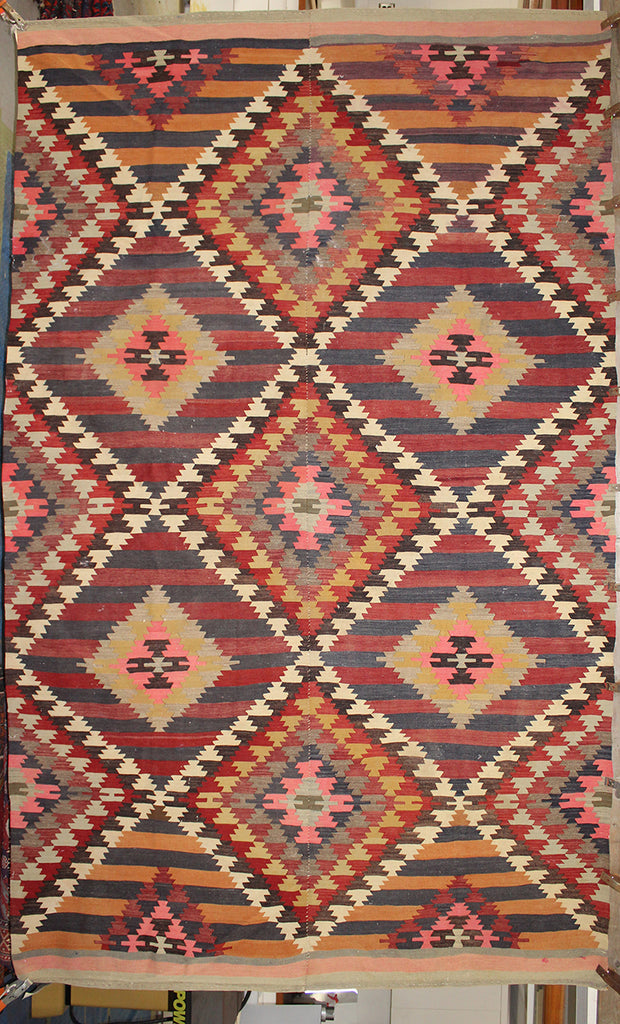 6'4 x 10'5 Turkish Burdur Rug