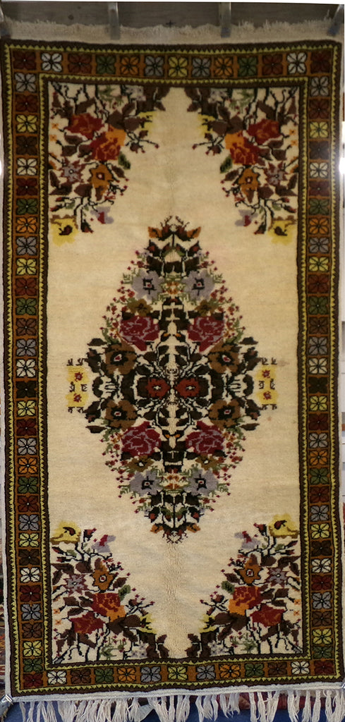 6 x 3'4 Persian Bakhtiari Rug