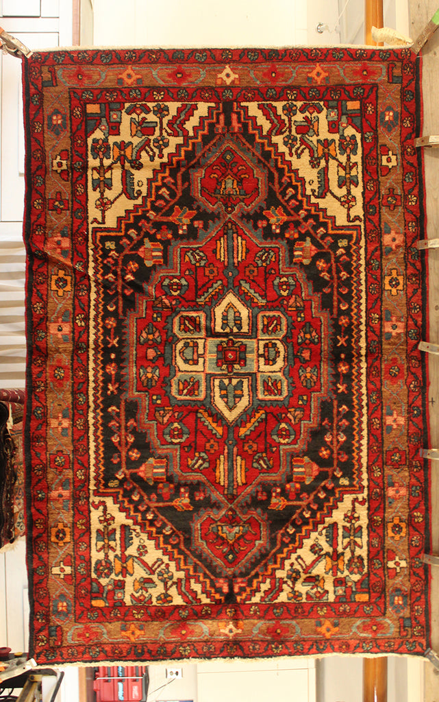 4 x 6 Persian Hamdan Rug