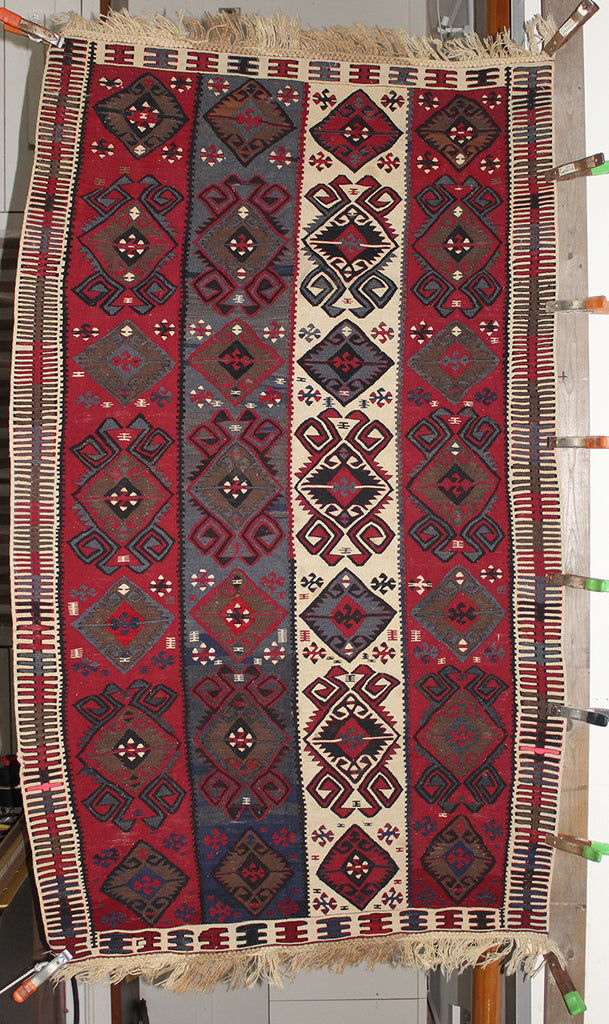 4'2 x 6'9 Turkish Van Rug